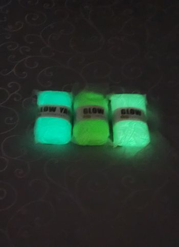 Lot 3 pelotes de laine lumineux neuf