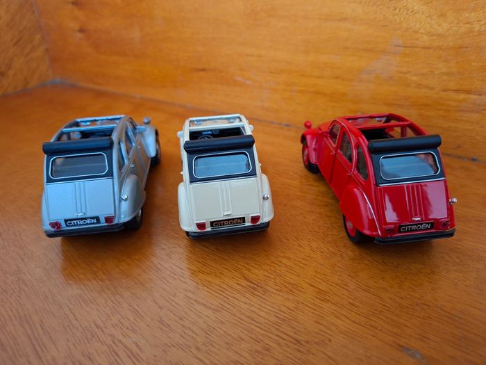 Lot de 3 x Citroën 2cv découvrables - photo numéro 2