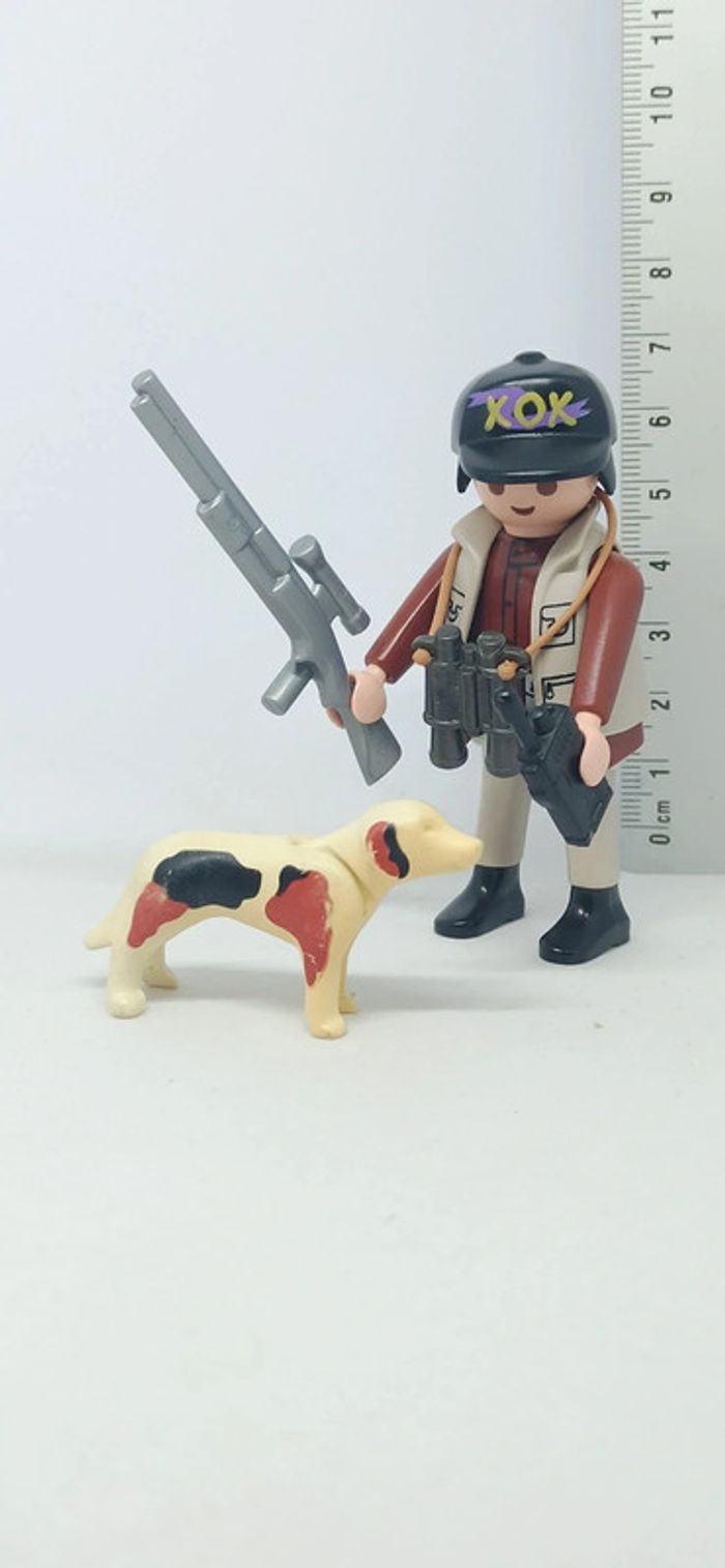 Homme chasseur avec chien de chasse à courre playmobil