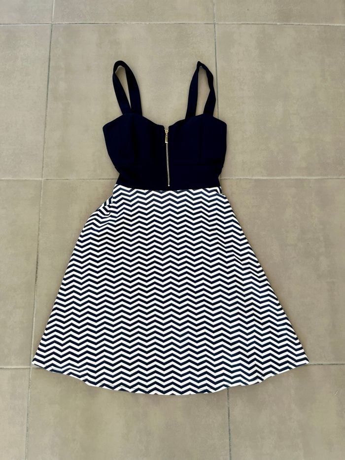 Robe neuve Taille S - photo numéro 2