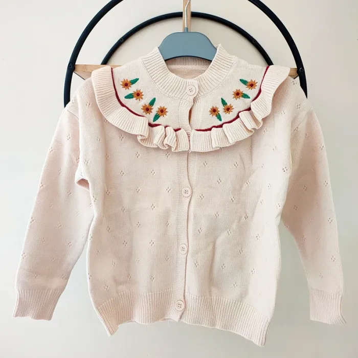 6 7 ans gilet a col brodé neuf 120 cm