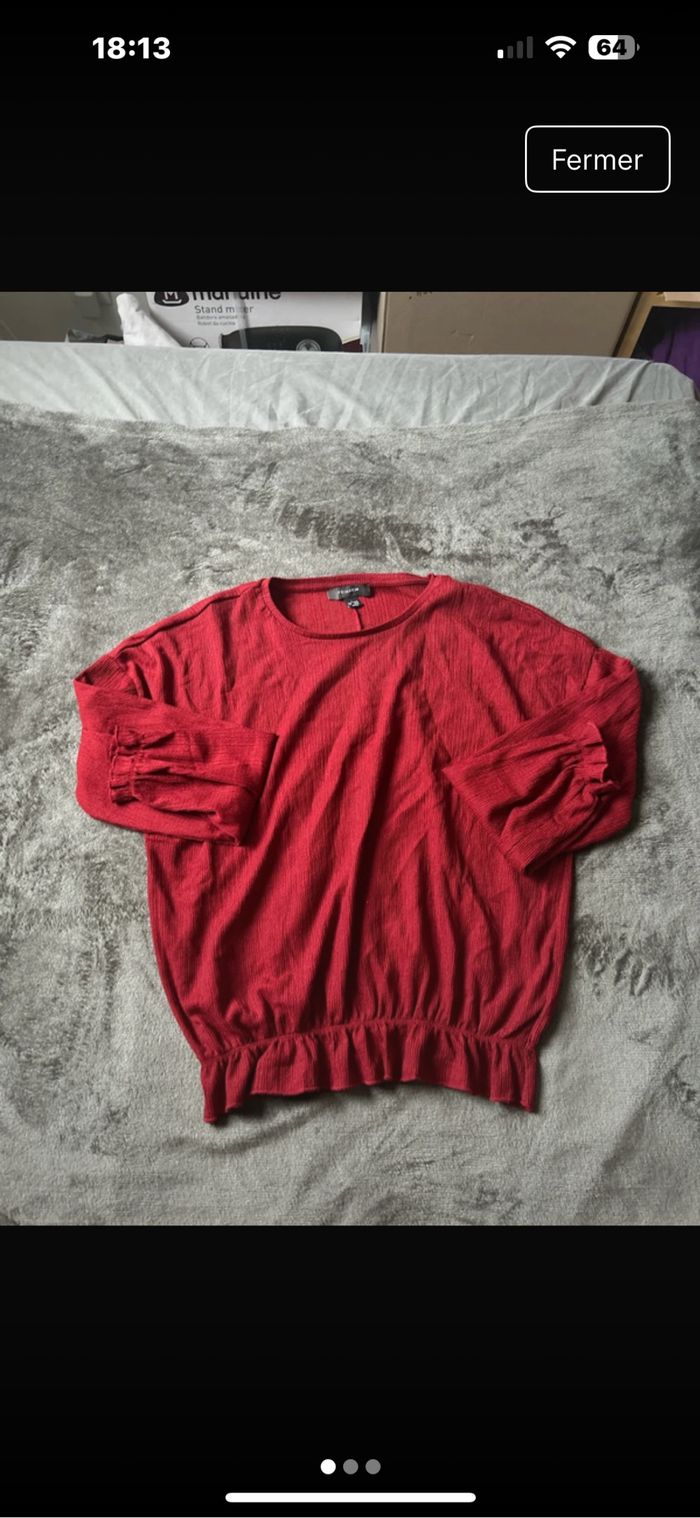 Haut rouge bordeaux texturé