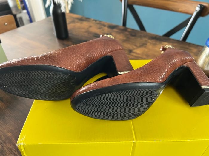 Escarpins chaussures fermées à talon avec bride pointure 40 - photo numéro 4