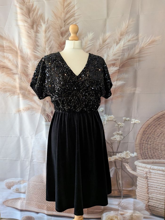 Robe de soirée à sequins - photo numéro 2