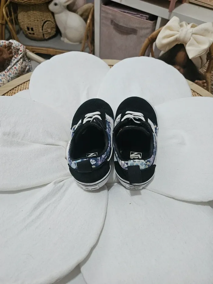 Vans fleurie - photo numéro 3