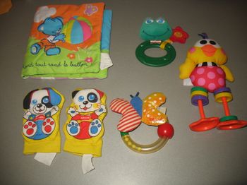LOT DE 5 JOUETS D'ÉVEIL "DIVERSES MARQUES" - n°04