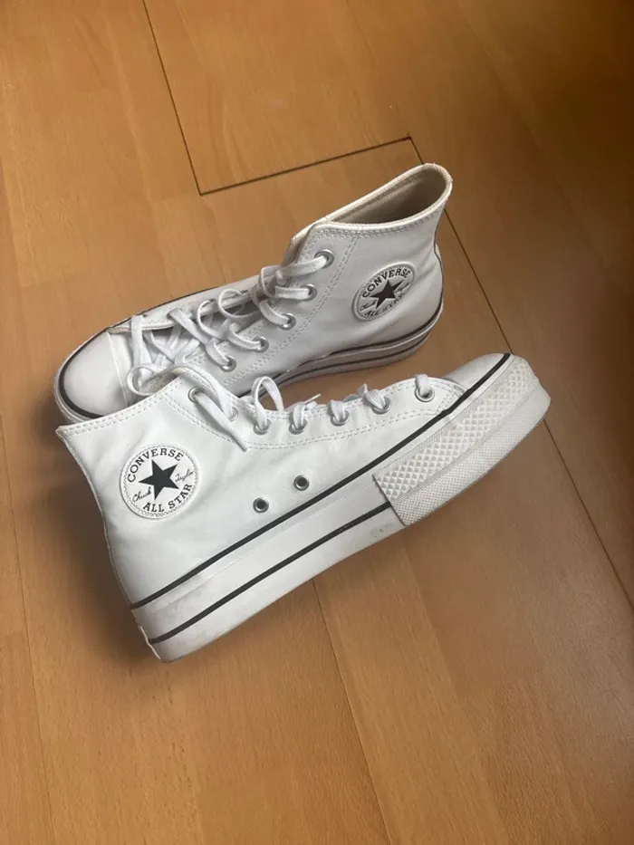 Converse All star lift platform