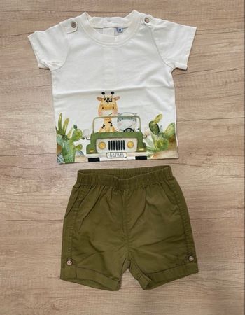 Ensemble tee-shirts et short