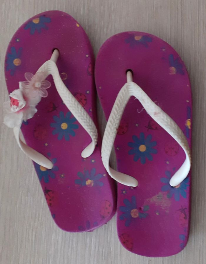 Tongs - Claquettes fille pointure 27 - photo numéro 2