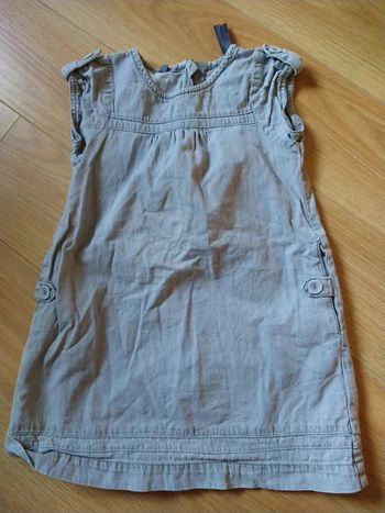 Robe taille 5 ans en très bon état