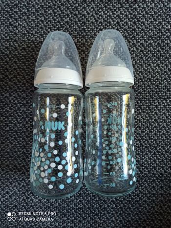 2 biberons NUK anti coliques