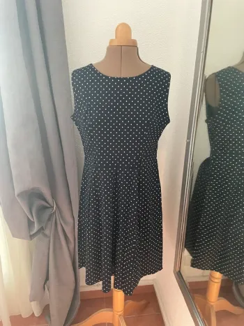 Petite robe bleue marine coupe princesse