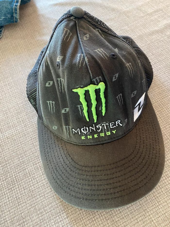 Casquette monster