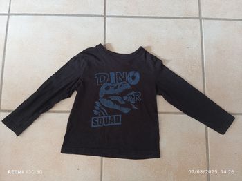 T-shirt dinosaure taille 3 ans