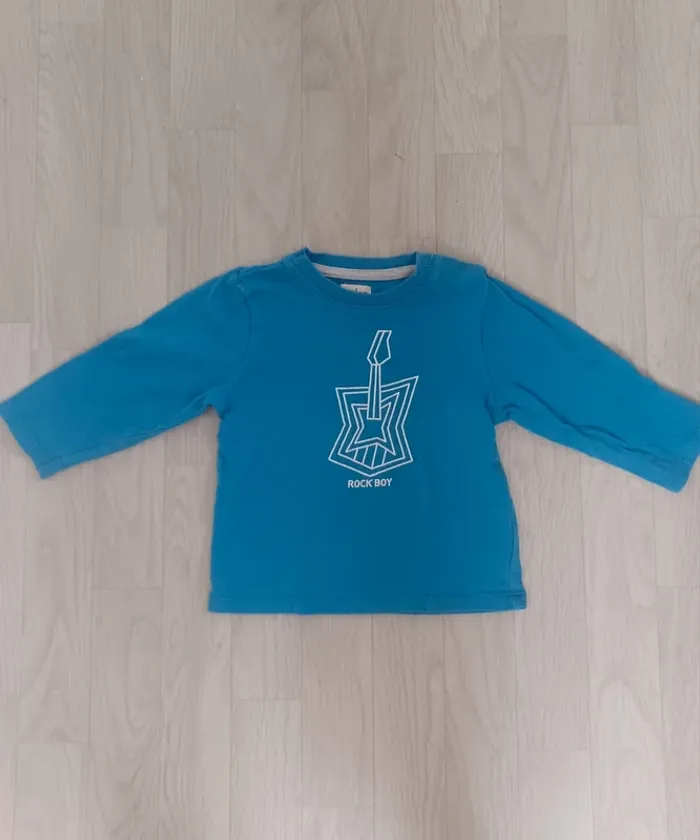 Lot petit pull et 1 t-shirt garçon 18 mois - photo numéro 9