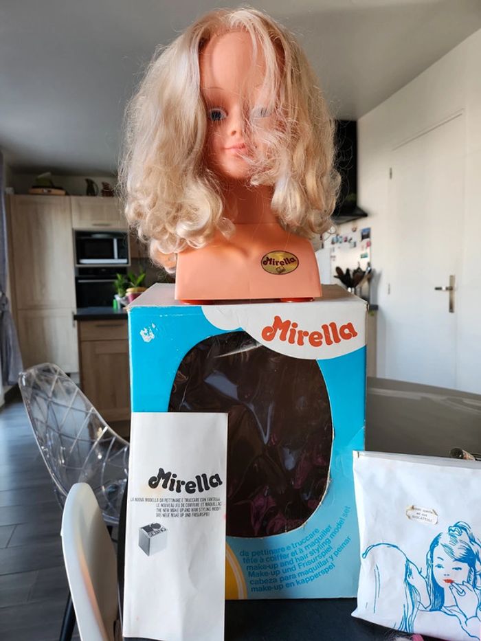 Tête à coiffer 1979 dans sa boîte
