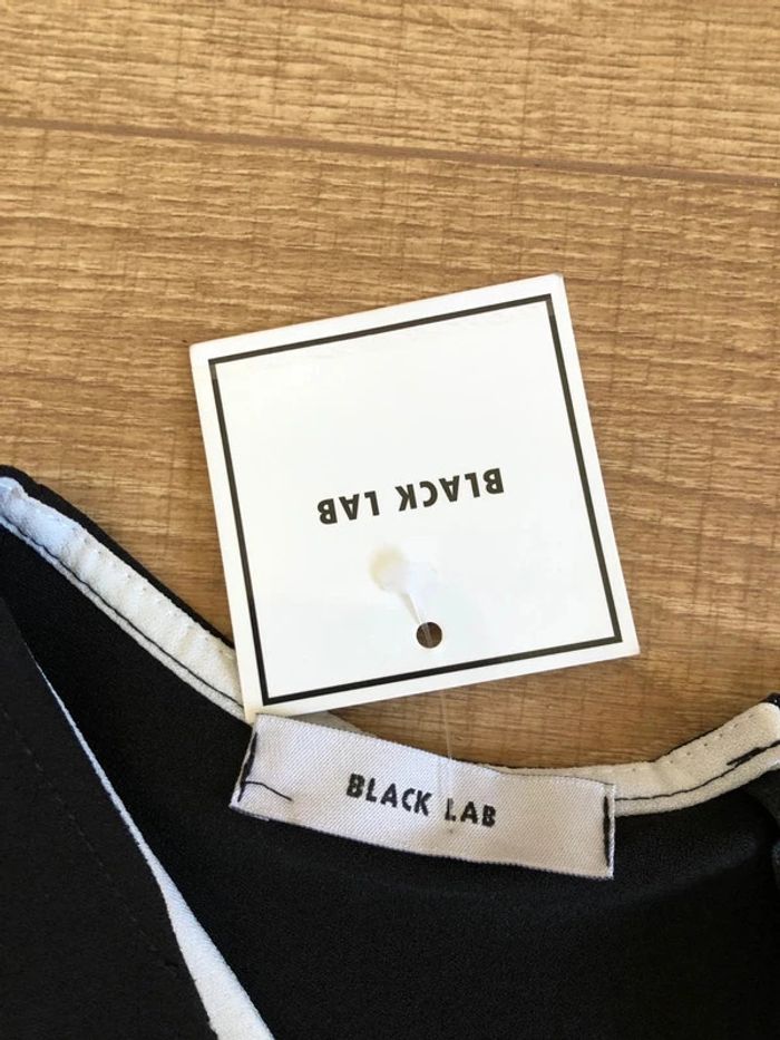 Robe noire et blanche neuve à manches courtes Black Lab taille S - photo numéro 12