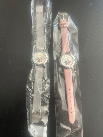 Lot de 2 montres Stitch neuves