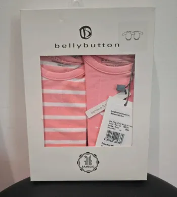 2 bodies Bellybutton 1 an