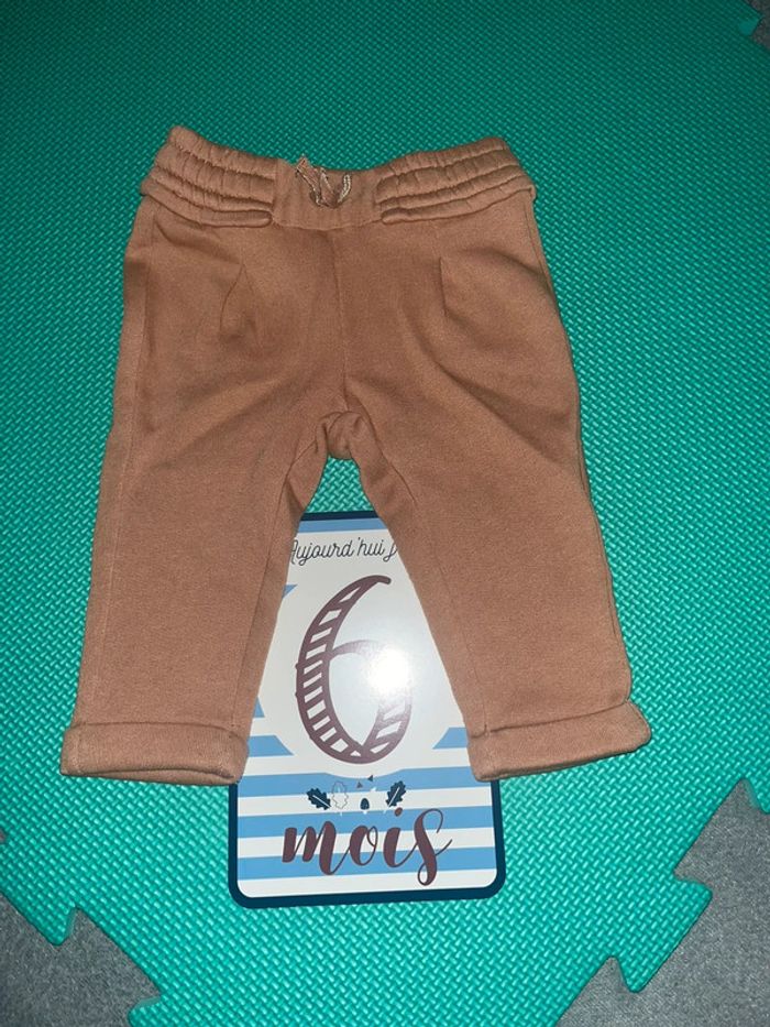 Jogging camel 6M Gémo