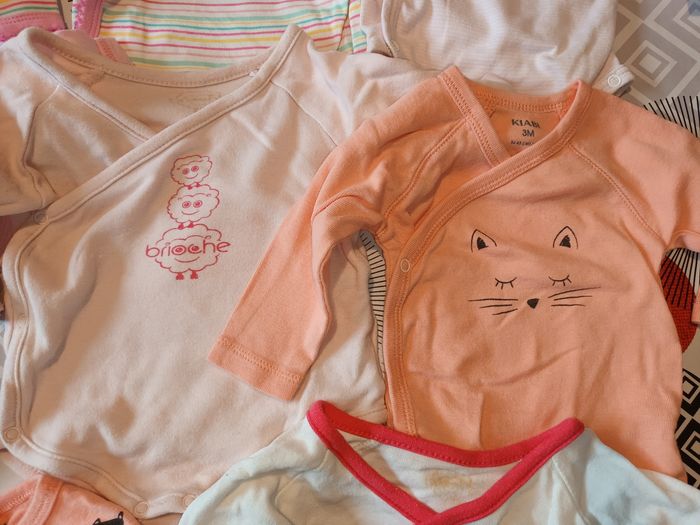Lot 8 bodies manches longues qui s'ouvrent devant Taille 3 mois 👧 - photo numéro 6
