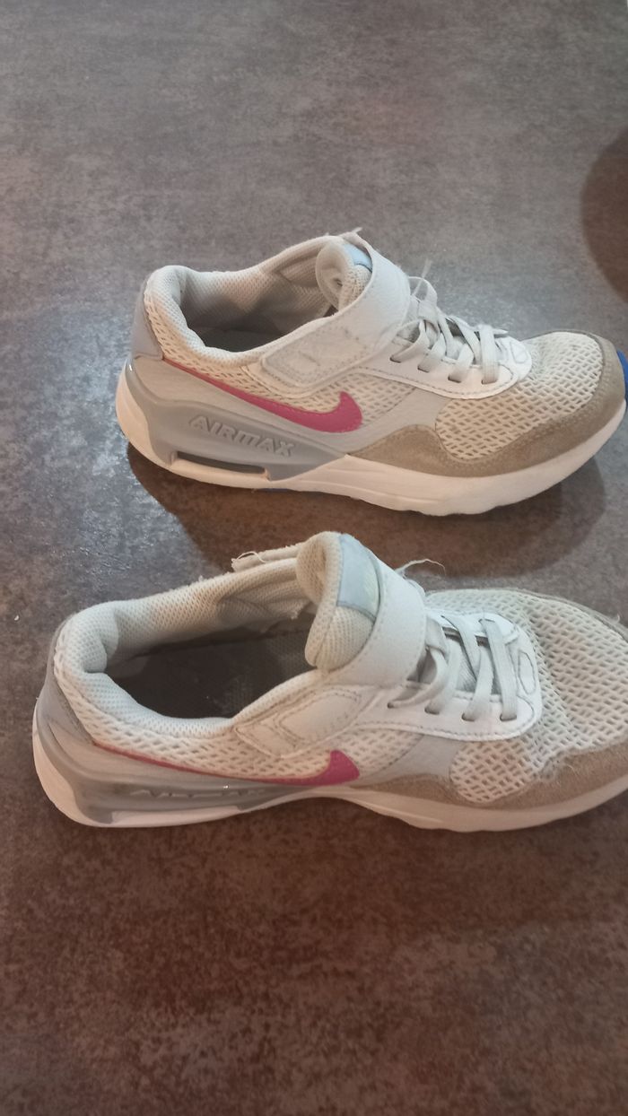 Baskets nike taille 33 - photo numéro 4