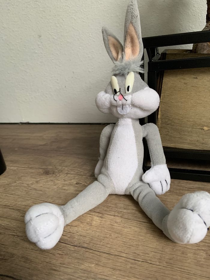 Peluche Bugs Bunny hauteur 30 cm - photo numéro 3