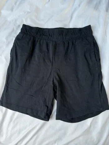 Short noir