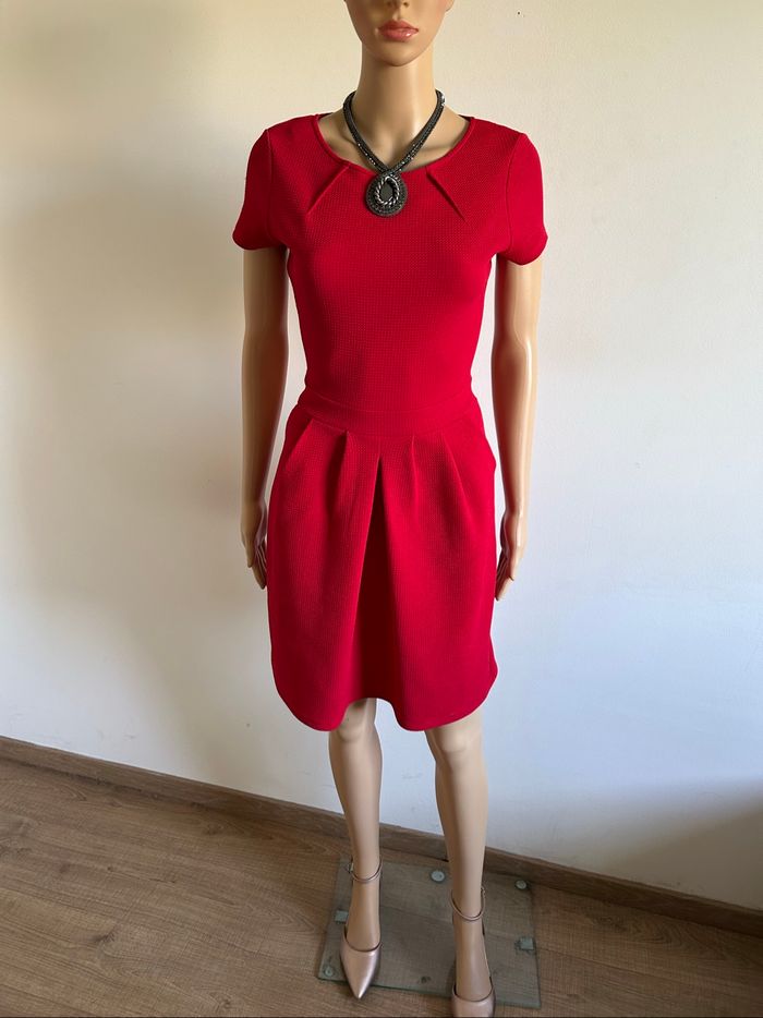 Robe rouge à manches courtes Morgan taille 36 comme neuve - photo numéro 3