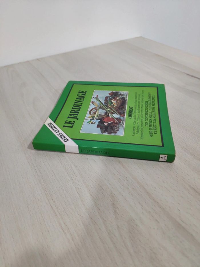 Livre petit format le jardinage guide Anthese Bonar jardin pelouse compost - photo numéro 2