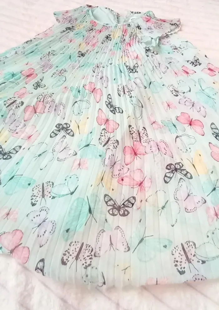 Robe H&M 128 cm - photo numéro 2