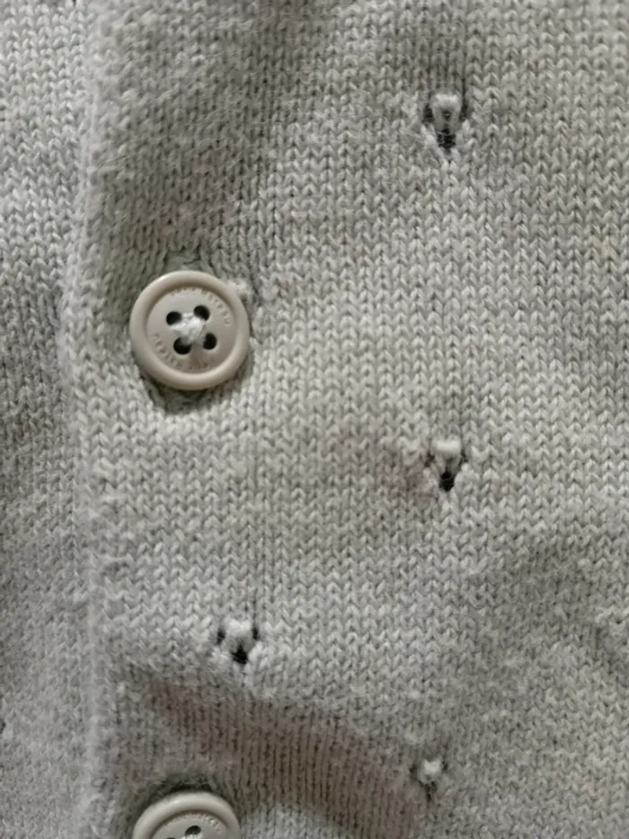 Lot de 3 vêtements été/demi saison: short gilet et Tee shirt - photo numéro 5