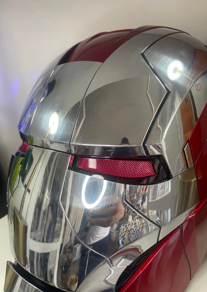 Casque ironman ouverture télécommandée argenté - photo numéro 2