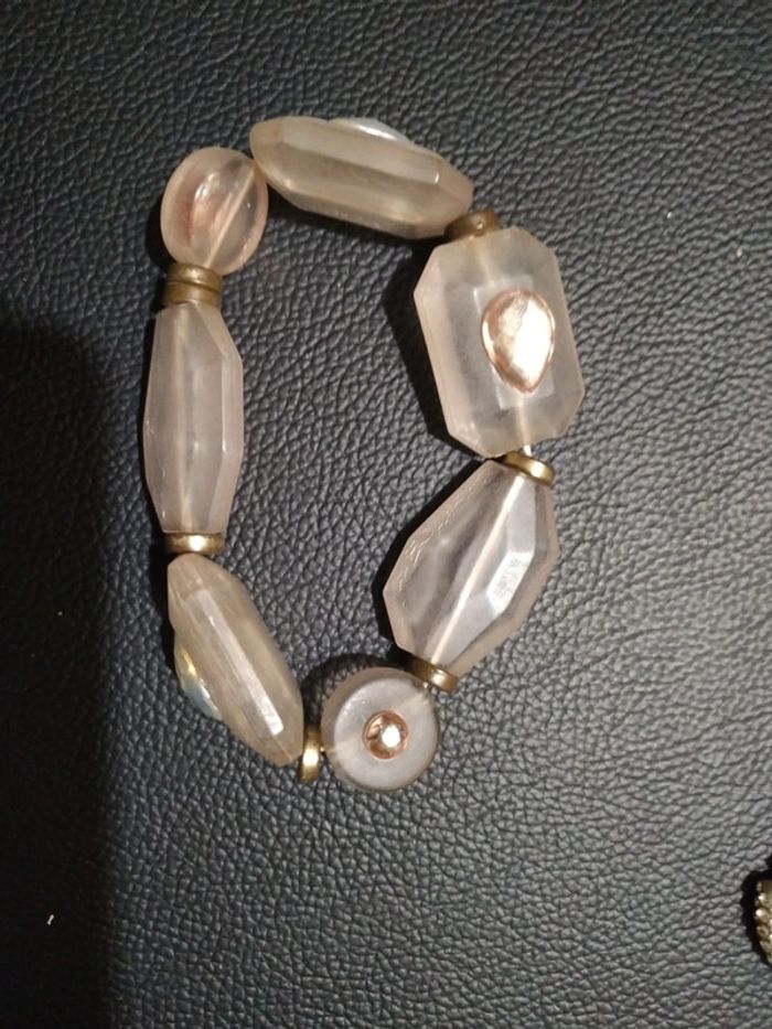 Bracelet coloris nude à strass