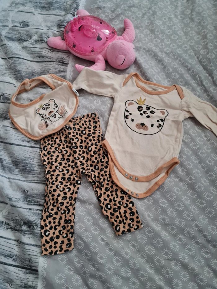 Ensemble legging bodies bavoir fille 6 mois