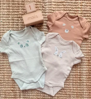 Lot body 1mois / 54cm