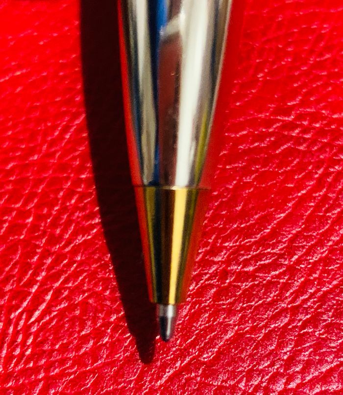 Stylo bleu prénom "Monique" en boîte décor floral - photo numéro 5