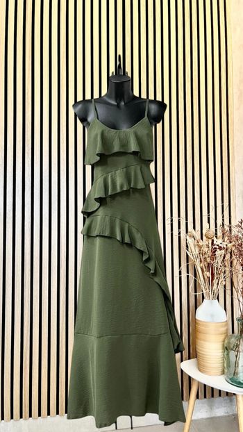 Robe kaki avec fente taille unique