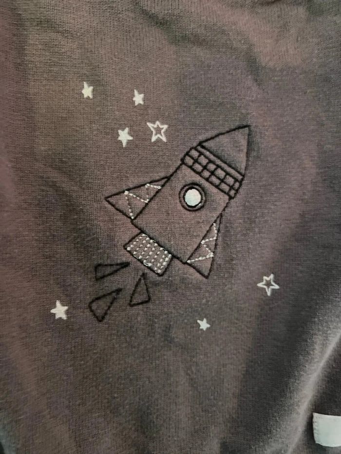 Pull gris avec motif fusée garçon 12 mois - photo numéro 3