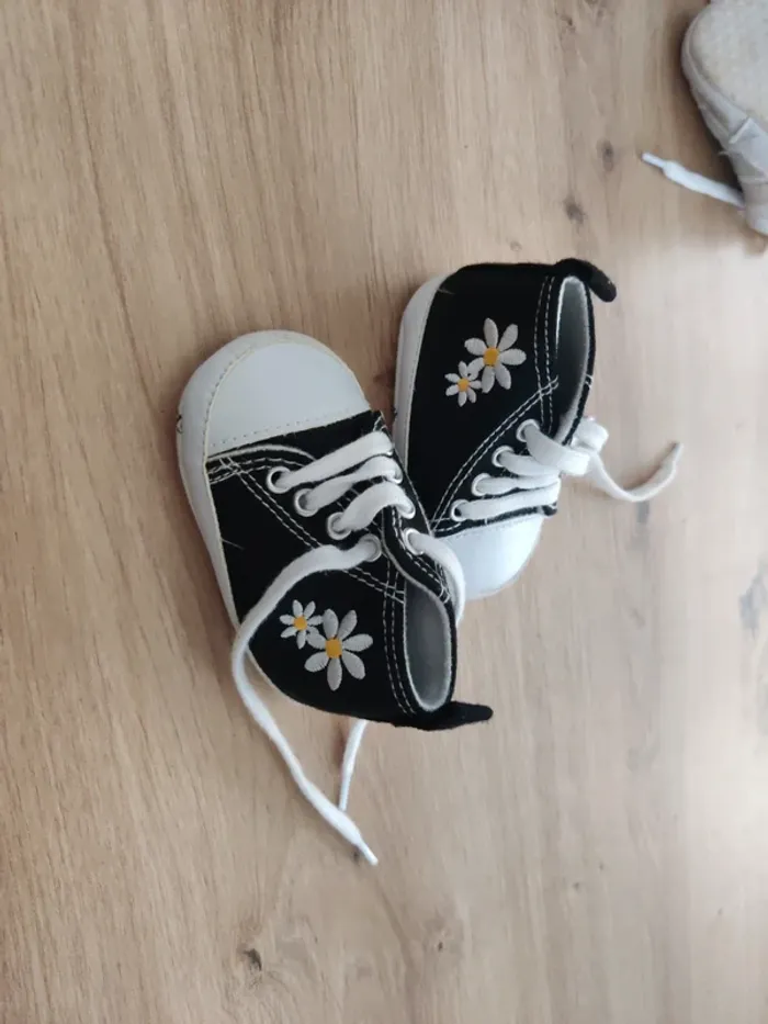 Chaussures bébé - photo numéro 2