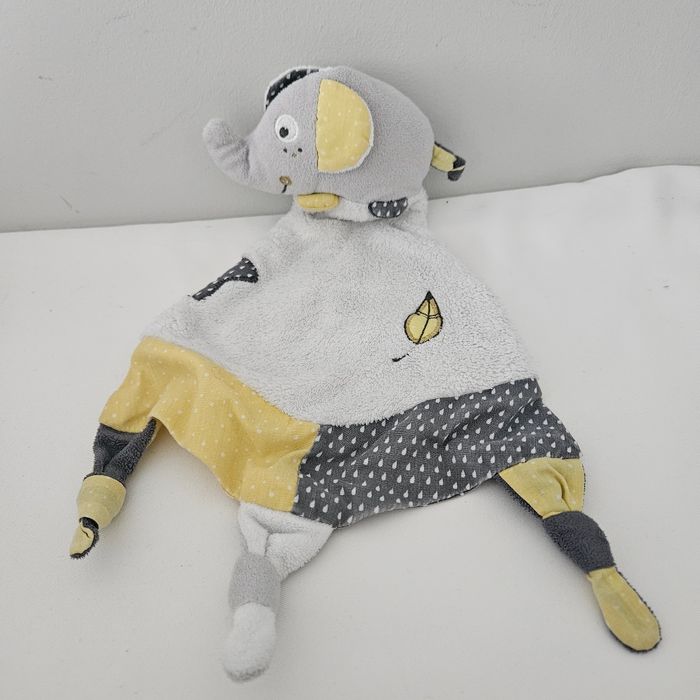 Doudou éléphant vert baudet