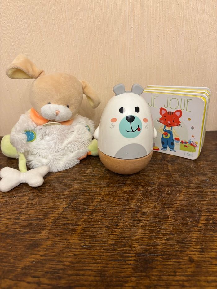 lot pour bébé  : Culbuto, musical, doudou marionnette et livre