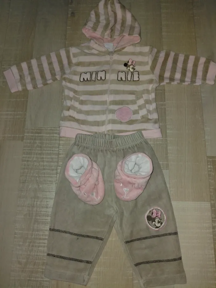 Ensemble jogging survêtement hiver rvelours 6 mois disney minnie