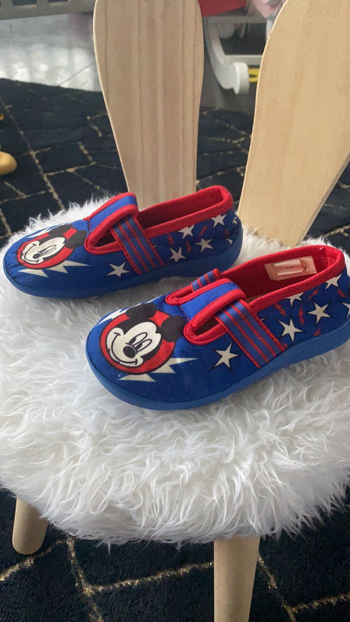 Chausson Mickey pointure 26 - photo numéro 2