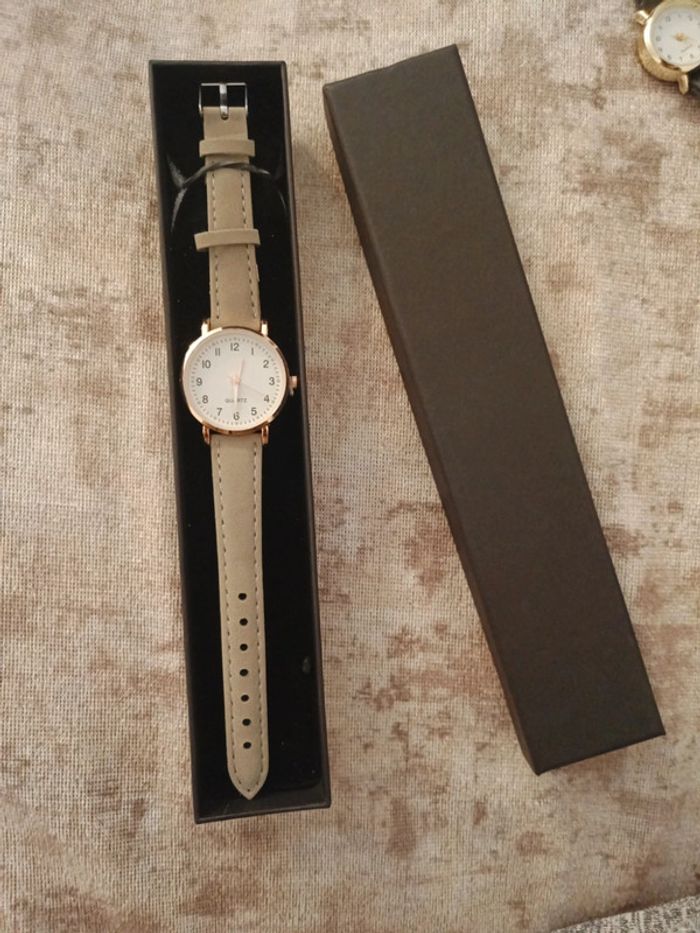 Montre femme - photo numéro 1