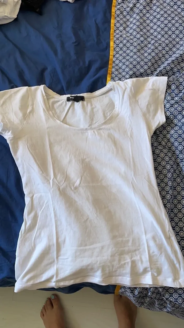 TEE shirt