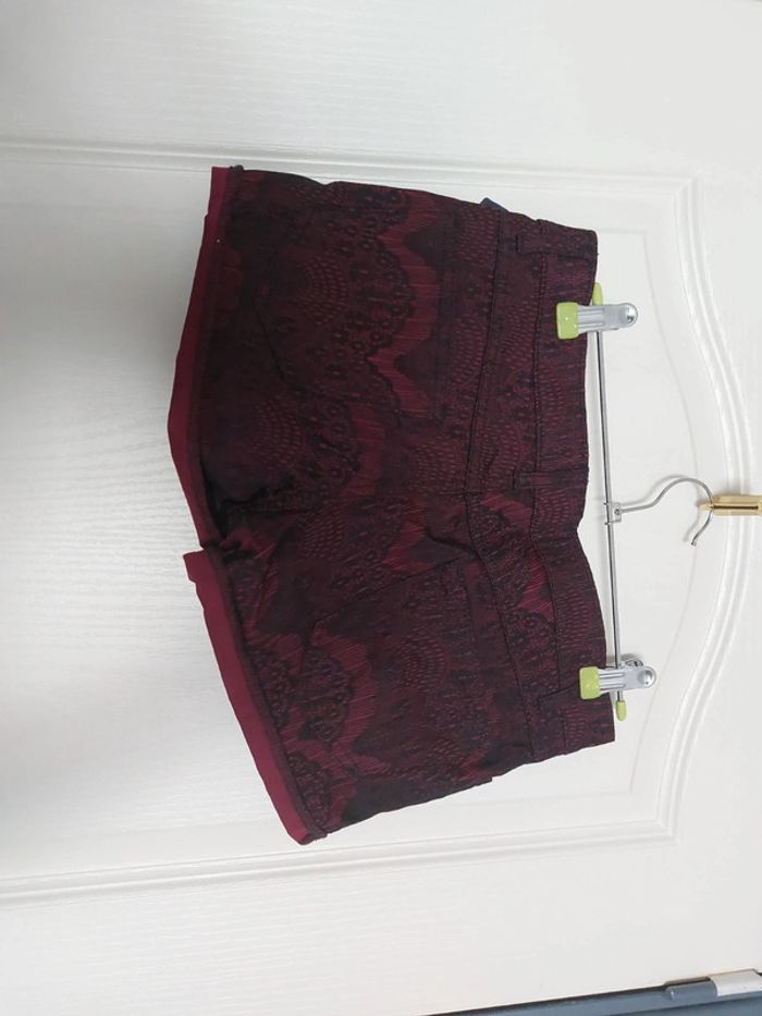 Shirt bordeaux avec étiquette - photo numéro 2