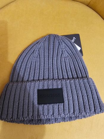 Bonnet neuf gris taille unique