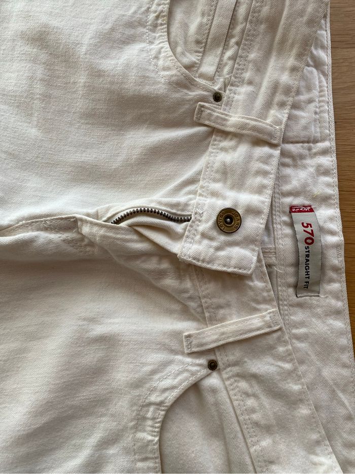 Jean LÉVIS 570 strait fit état neuf - photo numéro 2