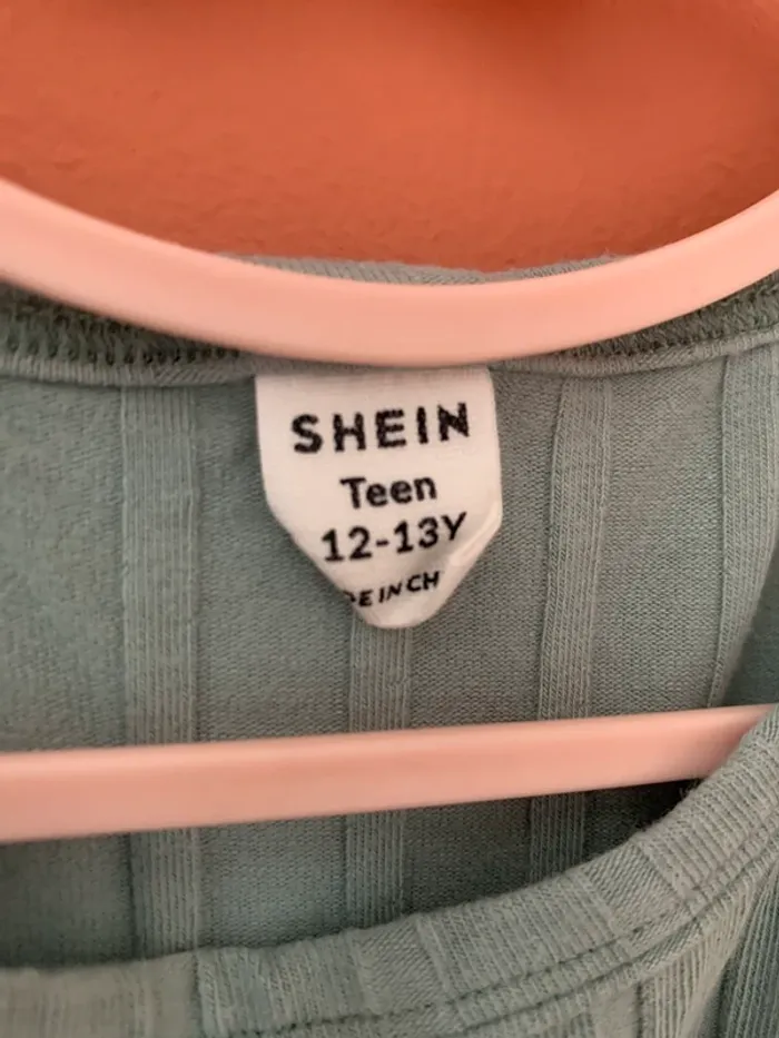 🟢 Top côtelé vert sauge Shein – 12-13 ans - photo numéro 3